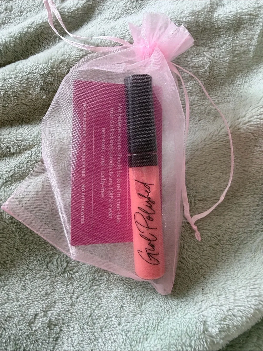 GirlPolished Hint of Mint Sheer Lip Gloss – Mint Kiss (#D031)
